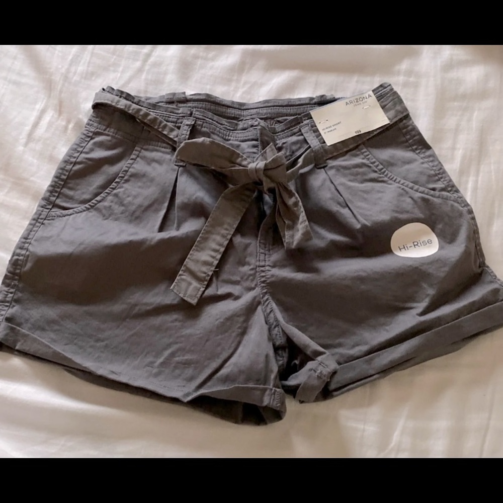 Arizona Gray High Rise Belted Shorts Sz 9 - Picture 1 of 5
